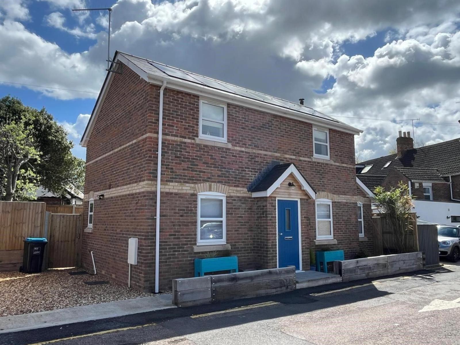 Charlotte Cottage Poole Exterior photo